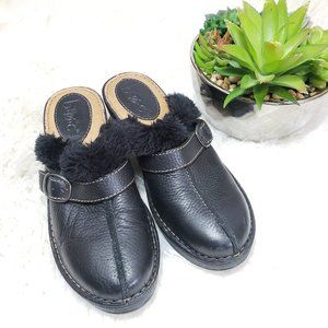 ♦️5/$20 B.O.C Black Leather Fur Trim Slip-On Shoes 8